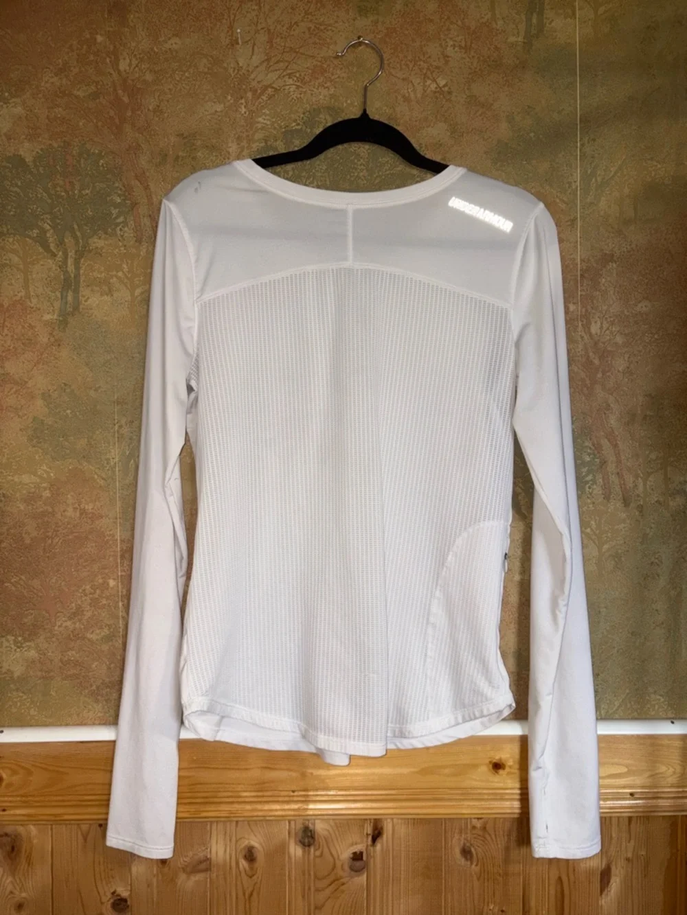 Under Armour ~ White Mesh Back Longsleeve - Picture 2 of 2